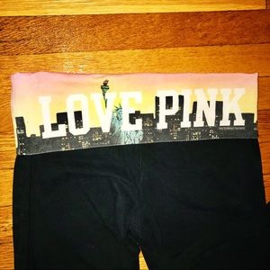 RARE ✨🗽 VS yoga pants NYC skyline